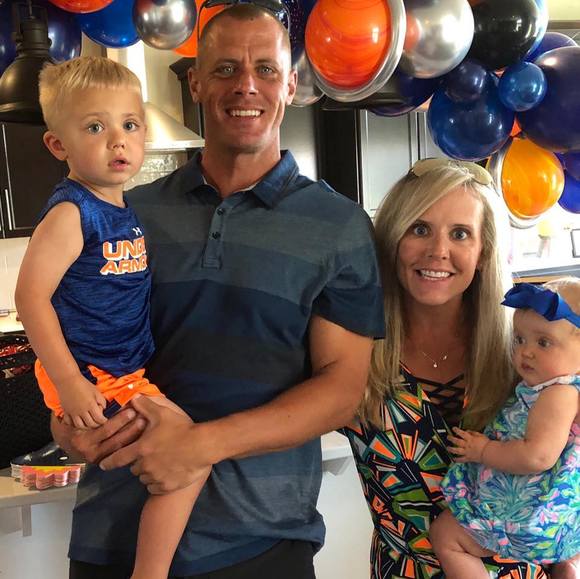 Meet your Posher, Laura - Picture 1 of 1